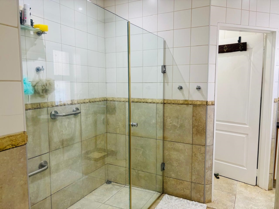 3 Bedroom Property for Sale in Vredenhof Sh Free State